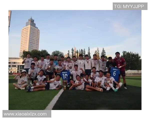 重庆足球队在足球团队协作排行榜中荣获第十名展现出色团队精神与默契配合