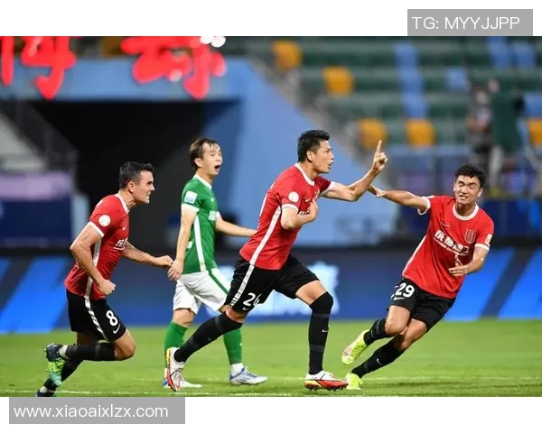 成都足球队荣登足球战术排行榜第六名引发热议与关注